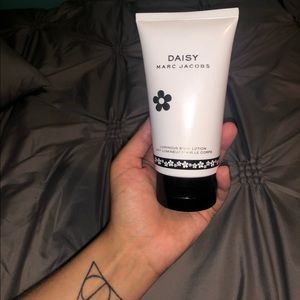 💕3/$25 NWT Marc Jacobs Luminous Body Lotion
